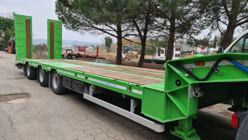 Delivery of De Angelis used trailer