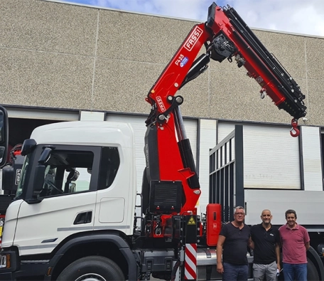 Fassi F425RA.2.28 + removable body delivery