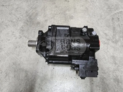 Variable displacement pump for hydraulic cranes