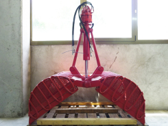 500 kg. farming clamshell bucket with rotator