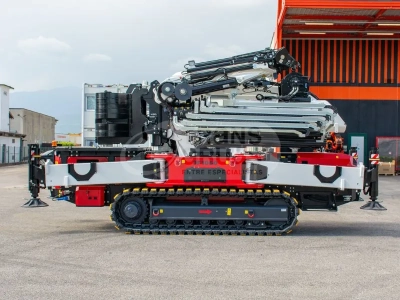 grua articulada sobre orugas gran tonelaje jekko jf1050 (4).webp