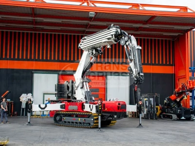 grua articulada sobre orugas gran tonelaje jekko jf1050 (8).webp