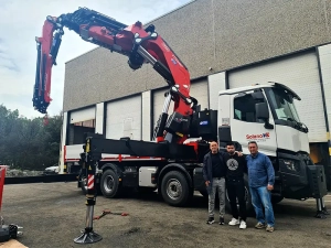 Fassi F1750 Techno knuckle boom crane