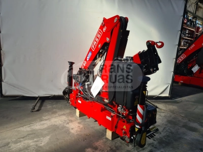 grua hidraulica fassi de 8.5tm de gama ligera (5).webp