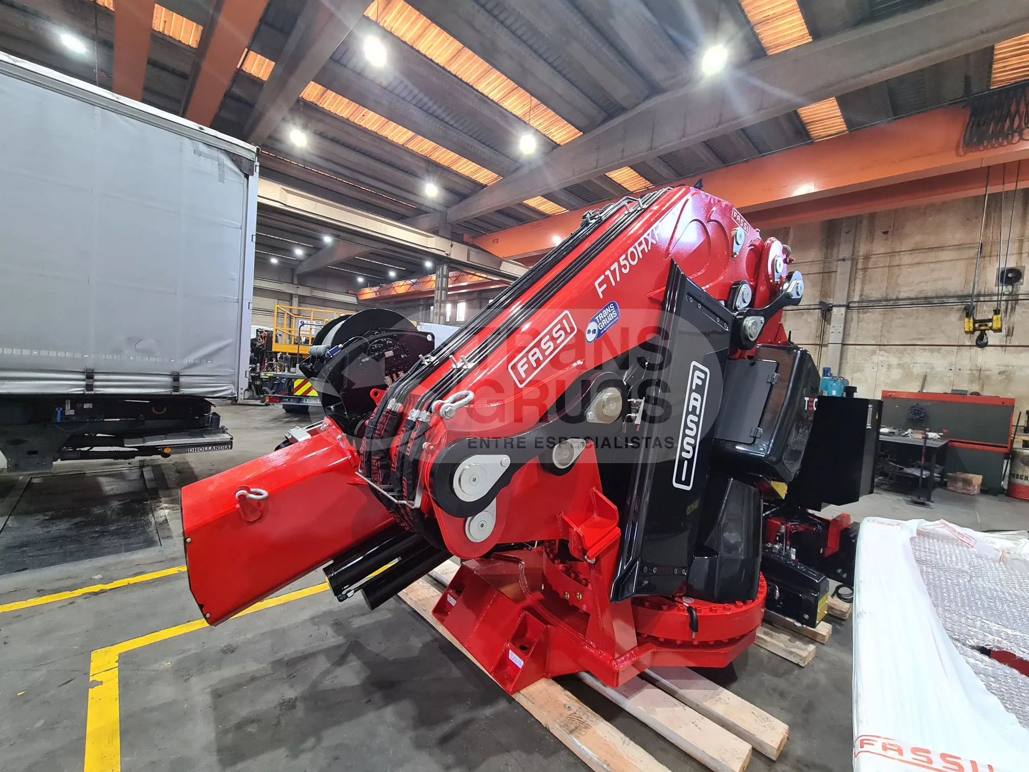 grua hidraulica fassi f1750 para cargas pesadas (3).webp