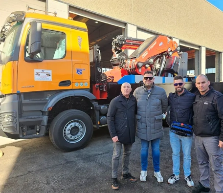 Fassi F1750 Techno knuckle boom crane