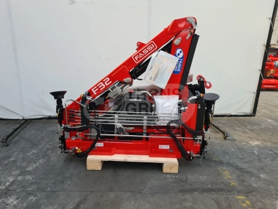 grua hidraulica fassi f32 para camion pequeño en venta.webp