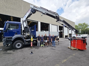 Fassi F345RB knuckle boom crane
