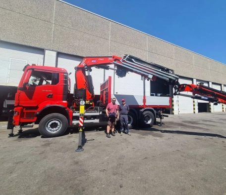 Fassi F545RA.2 knuckle boom crane