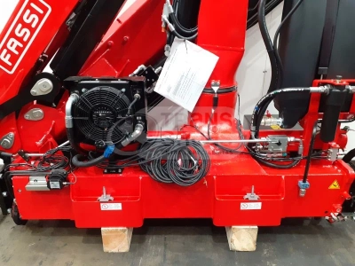 grua hidraulica nueva en stock fassi de 18 tm.webp