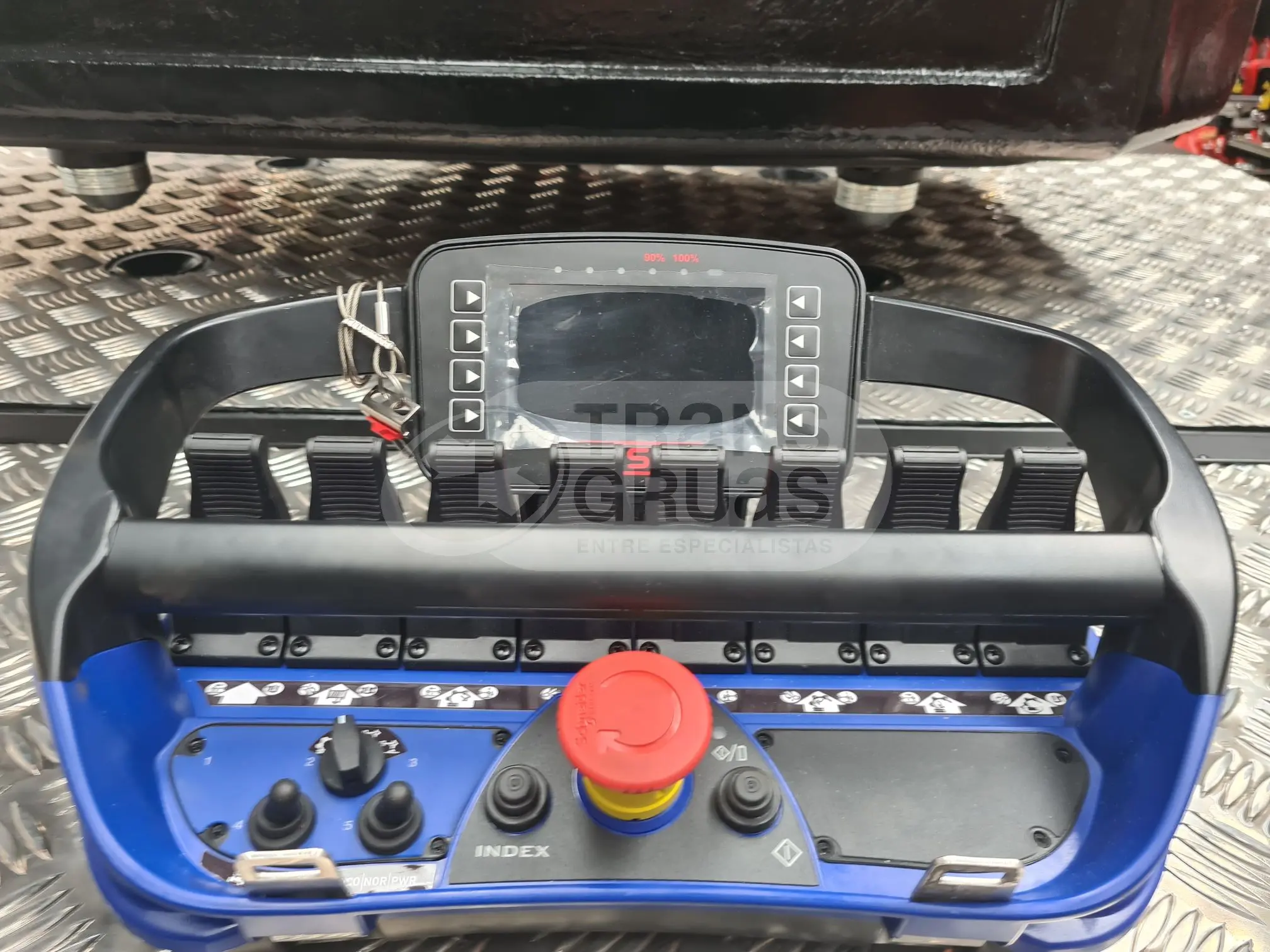 grua hidraulica sobre orugas jekko jf545.2.webp