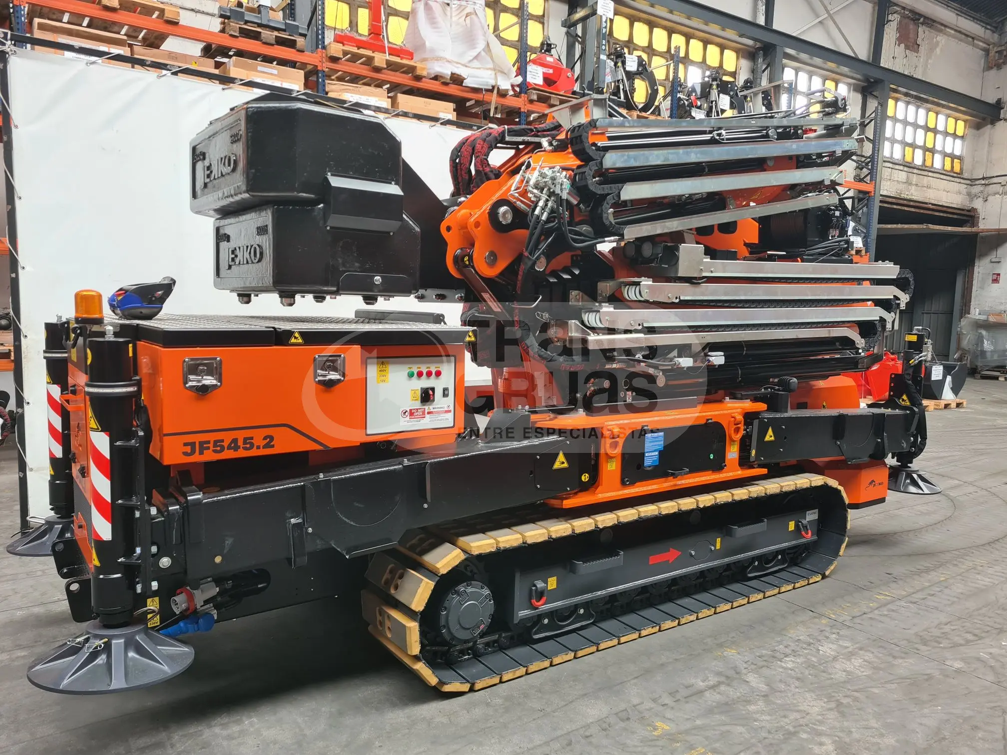 grua hidraulica sobre orugas jekko jf545.2 (2).webp