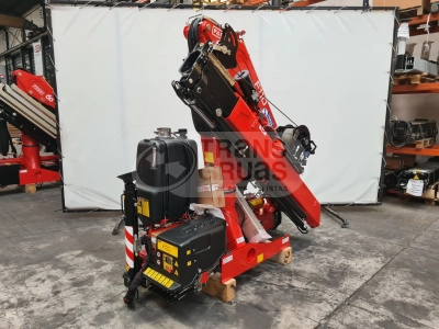 grua para camion fassi f110 con cabrestante 900kg (5).webp