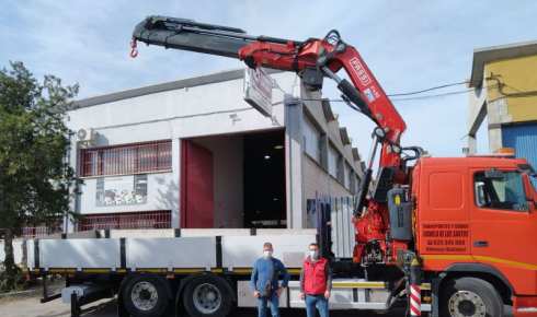 Fassi F455RA.2.26 knuckle boom crane delivery in Transgrúas Madrid