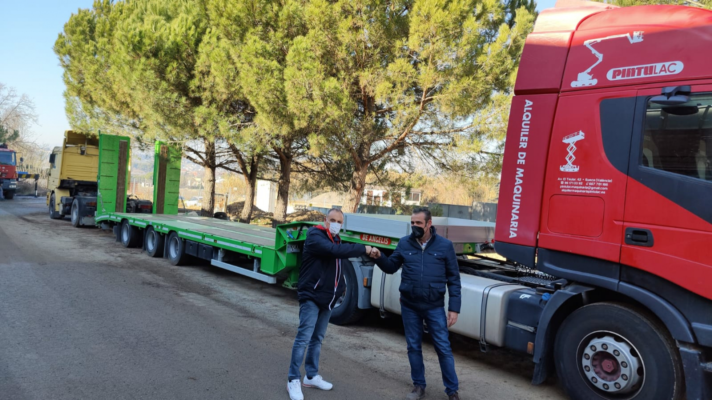 Delivery of De Angelis used trailer