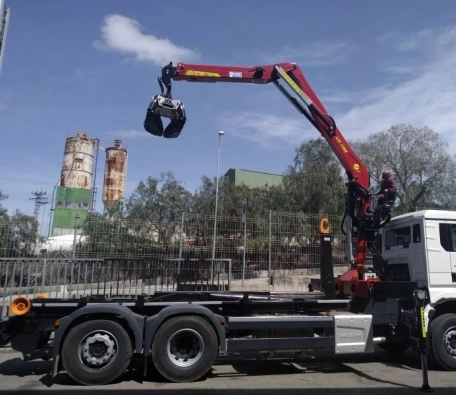 LIV L120Z78 recycling crane delivery
