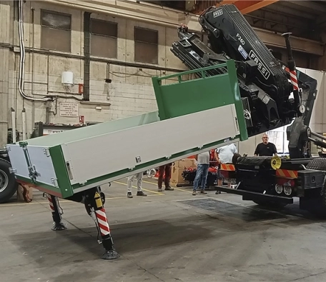 Used crane + body delivery