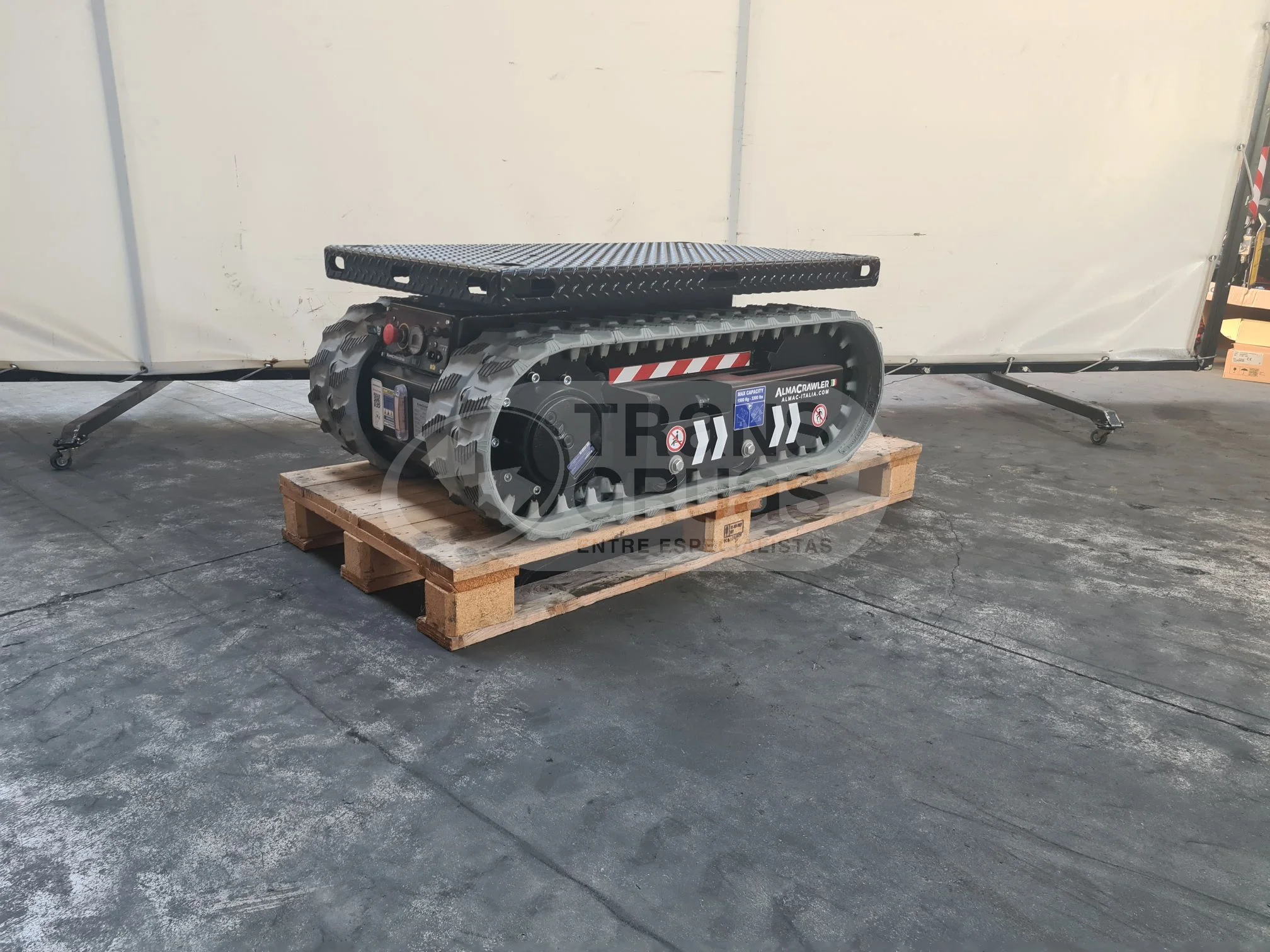 multicargador sobre orugas almac con capacidad 1500kg (3).webp